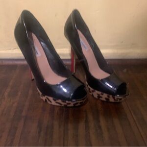 Steve Madden Stylish Black Peep-Toe Heels with Leopard Print Platform size 10